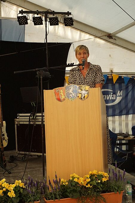 Grußwort der Bürgermeisterin der Gemeinde Neuhof